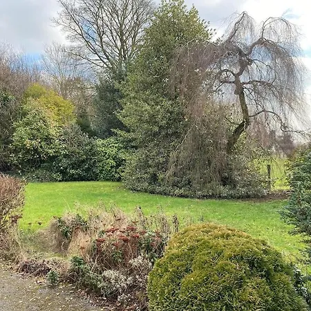 4 Bedroom, 8 Single Beds, With Free Parking & Wifi Near New Walkway Navan