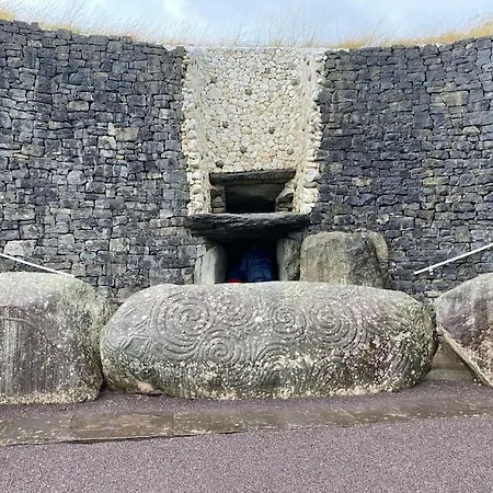 4 Bedroom, 8 Single Beds, With Free Parking & Wifi Near New Walkway Nyaraló *