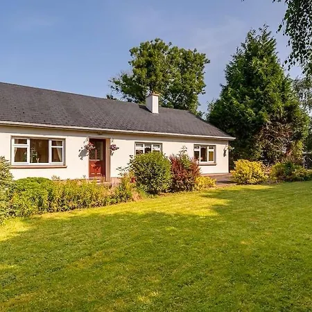 Holiday home 5 Bedroom House With Free Parking Near New Walkway Navan