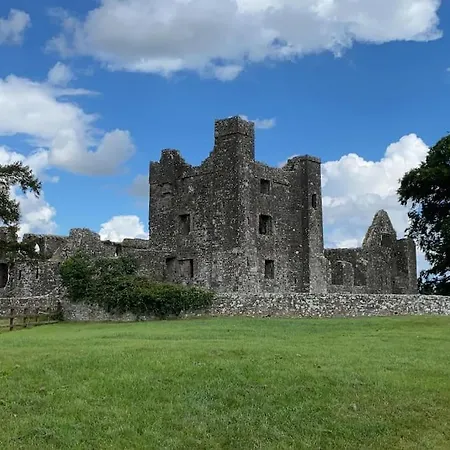 Nyaraló 4 Bedroom, 8 Single Beds, With Free Parking & Wifi Near New Walkway Navan