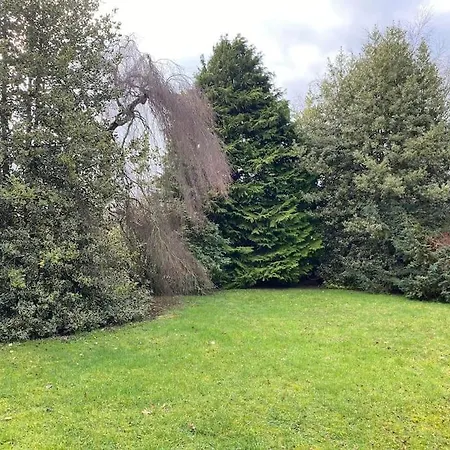 Nyaraló 4 Bedroom, 8 Single Beds, With Free Parking & Wifi Near New Walkway