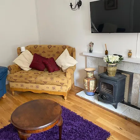 בית נופש 4 Bedroom, 8 Single Beds, With Free Parking & Wifi Near New Walkway *