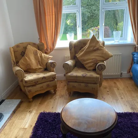 4 Bedroom, 8 Single Beds, With Free Parking & Wifi Near New Walkway בית נופש נאבאן