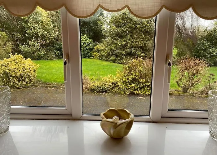 Nyaraló 4 Bedroom, 8 Single Beds, With Free Parking & Wifi Near New Walkway *