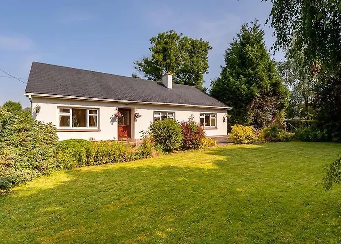 Nyaraló 4 Bedroom, 8 Single Beds, With Free Parking & Wifi Near New Walkway Navan