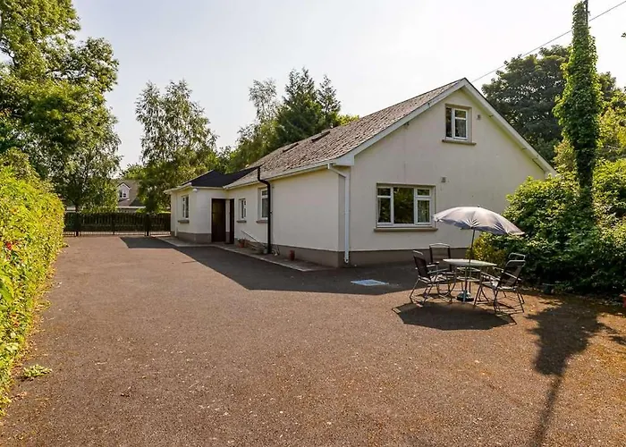 Nyaraló 4 Bedroom, 8 Single Beds, With Free Parking & Wifi Near New Walkway Navan